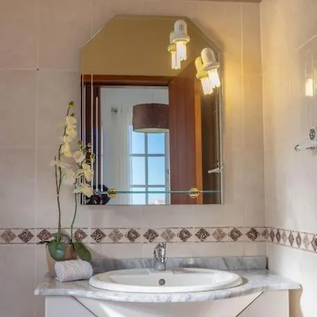 Casa Menezes Sunrise And Sunset Every Day * Calheta (Madeira)