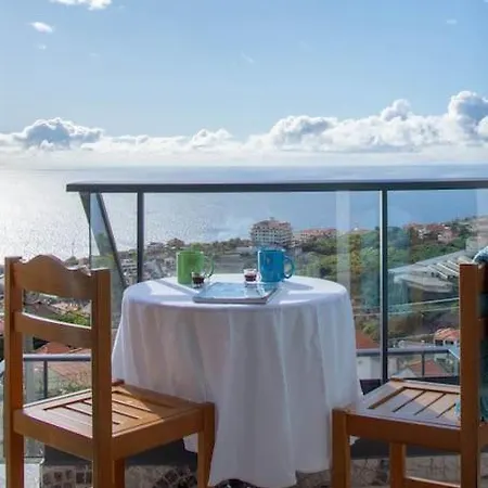 Casa Menezes Sunrise And Sunset Every Day * Calheta (Madeira)