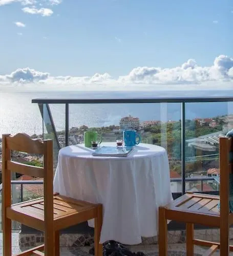 Casa Menezes Sunrise And Sunset Every Day * Calheta (Madeira)