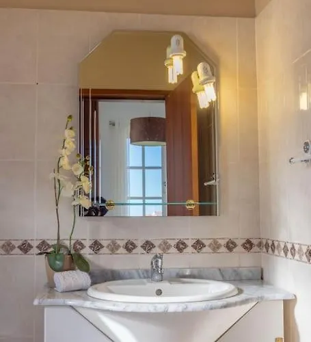 Casa Menezes Sunrise And Sunset Every Day * Calheta (Madeira)