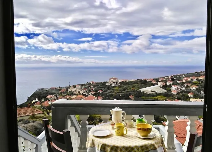 Casa Menezes Sunrise And Sunset Every Day Dom wakacyjny Calheta (Madeira)